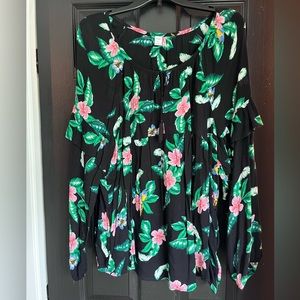 Old Navy black/floral long sleeve blouse
